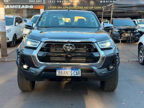 TOYOTA HILUX 2.8 D-4D TURBO DIESEL CD SRX PLUS 4X4 AUTOMÁTICO TOYOTA HILUX 2.8 D-4D TURBO DIESEL CD SRX PLUS 4X4 AUTOMÁTICO